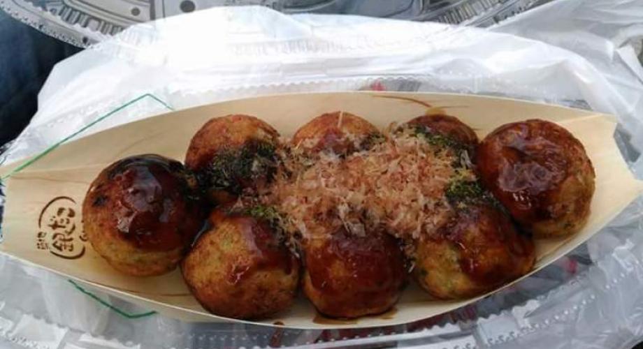 Takoyaki - omiljena brza hrana. Zapečene kuglice tijesta s hobotnicom.
